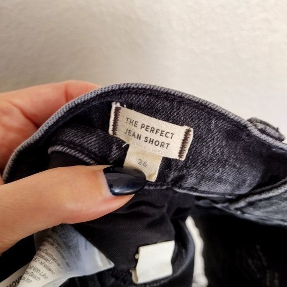 madewell the perfect jean short in faded black sz 26 - Picture 3 of 6